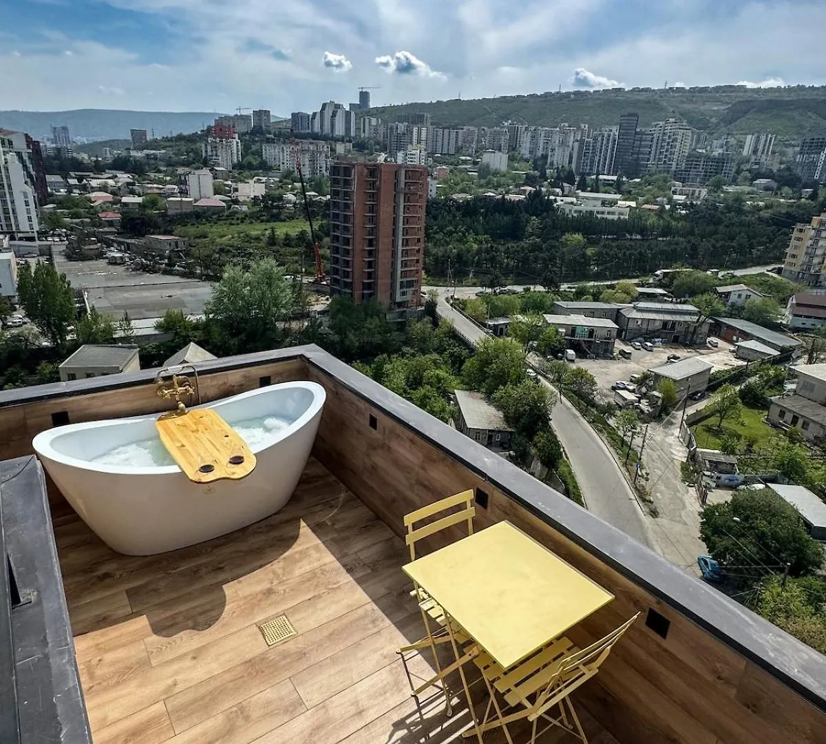 Apartament Che-Mtan Tbilisi
